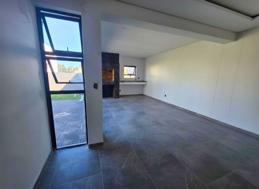 4 Bedroom Property for Sale in Sandown Western Cape